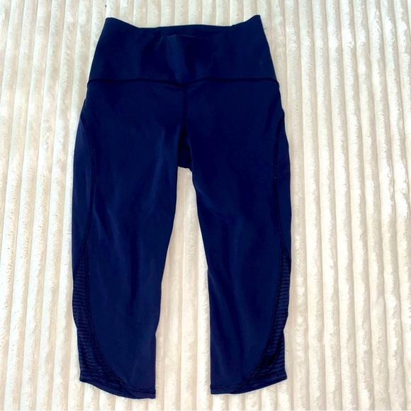 Lululemon Lean In Crop (17") Full-On Luxtreme Leggings Navy Blue Women's Size 6 - Picture 1 of 10